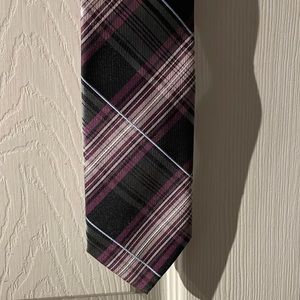 Magenta Croft and Barrow Pattern Tie